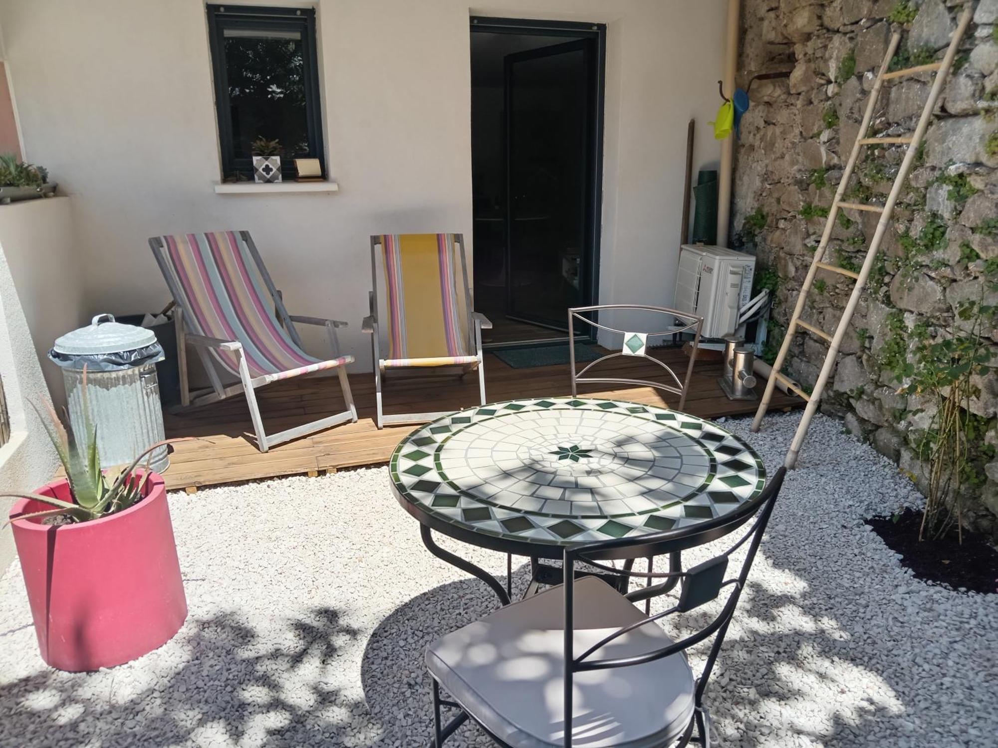 Studio En Rez De Jardin Collobrières Zimmer foto